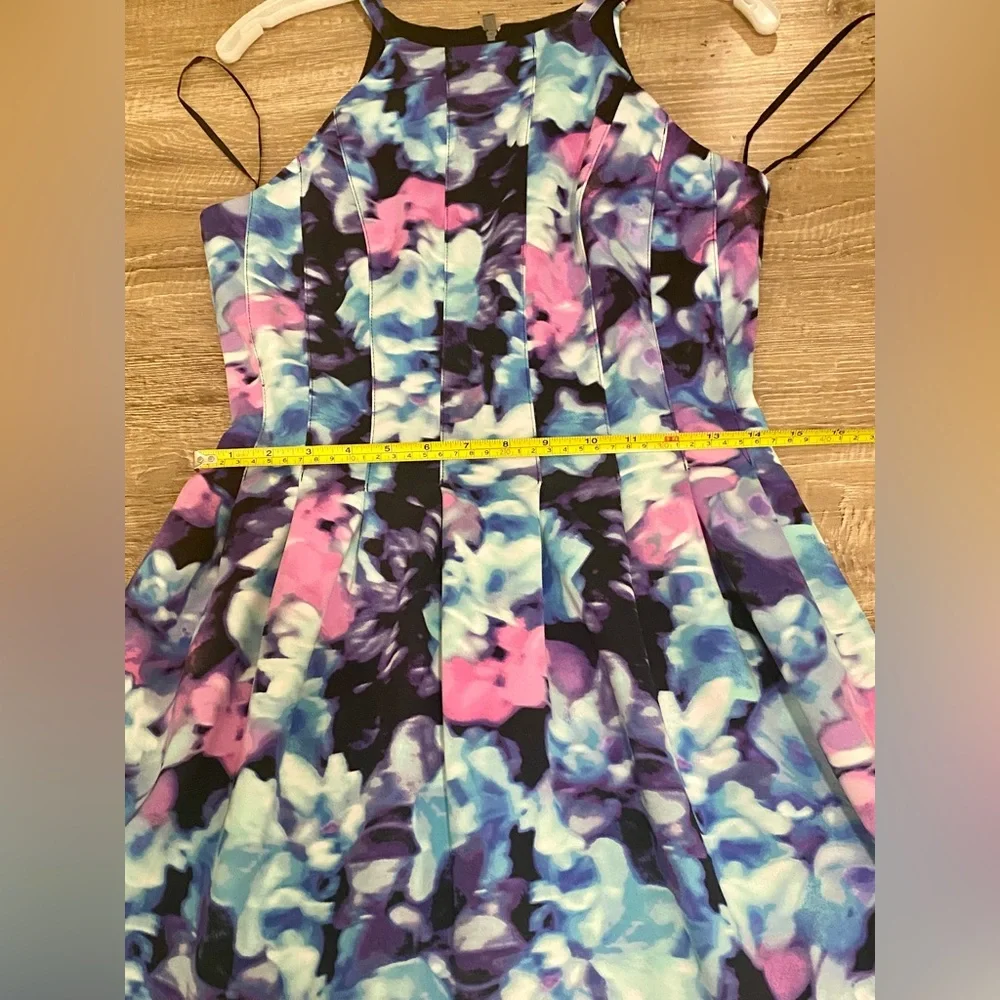 Vince Camuto Floral Sleeveless fit and flair dress. - Picture 7 of 10